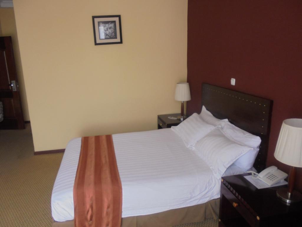 Soramba Hotel Business Plc 亚的斯亚贝巴 外观 照片